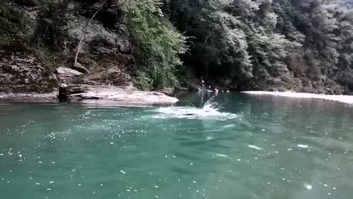 毁灭战士4